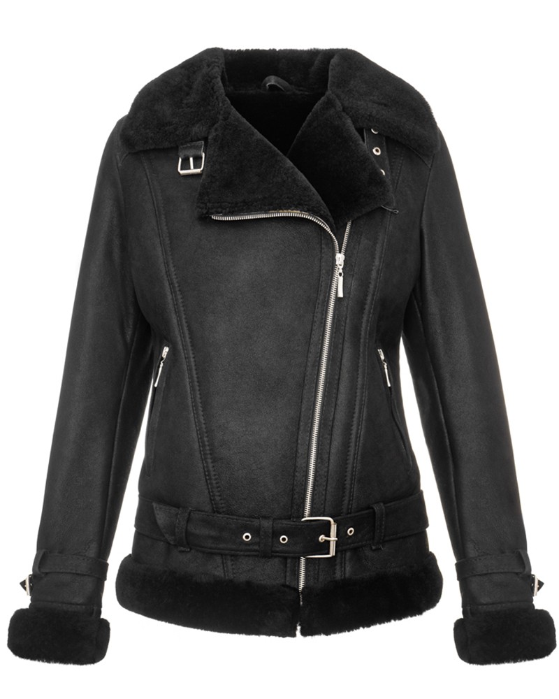 Kożuch damski w kolorze czarnym z futrzanym kołnierzem i paskiem w talii