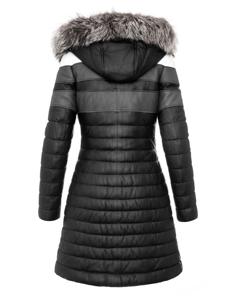 Płaszcz skórzany damski z kapturem i futrzanym wykończeniem, dopasowany krój i pikowane detale