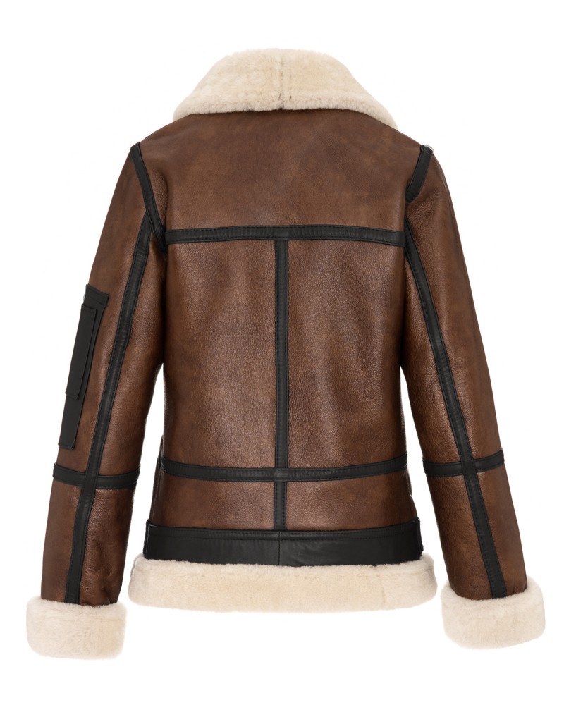 Kożuch damski w brązowym kolorze z białym futrem, z kontrastowymi przeszyciami i długimi rękawami