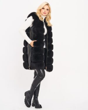 Kamizelka skórzana z futrem w kolorze czarnym, z długim krojem i kieszeniami po bokach