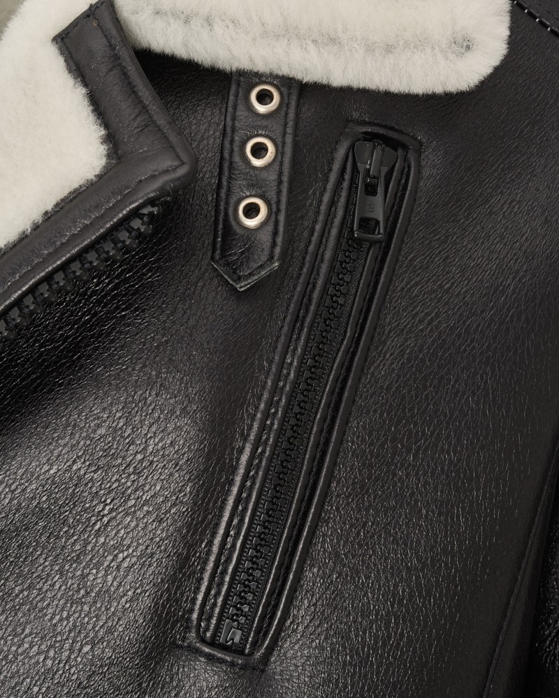 Kożuch męski z kołnierzem z futra i zamkiem błyskawicznym na przodzie