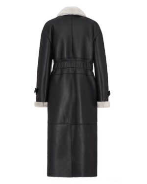 Kożuch damski z kołnierzem z futra i paskiem w talii, idealny na zimowe dni