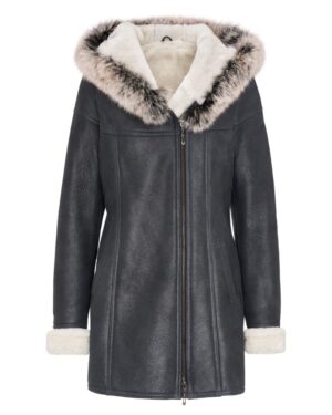 Czarny kożuch damski z kapturem i futrzanym wykończeniem, zapięcie na suwak, elegancki krój i miękkie mankiety