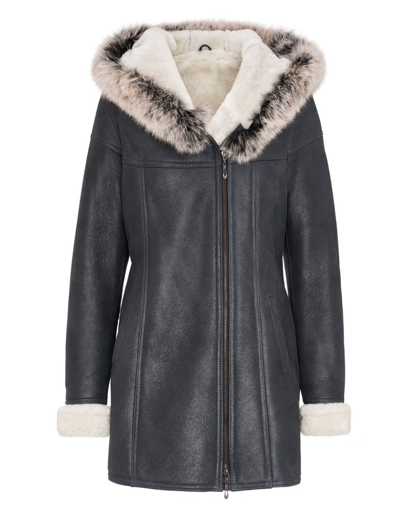 Czarny kożuch damski z kapturem i futrzanym wykończeniem, zapięcie na suwak, elegancki krój i miękkie mankiety