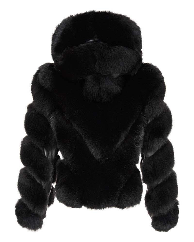 Futro naturalne w kolorze czarnym z wysokim kołnierzem i stylowymi, falbaniastymi rękawami