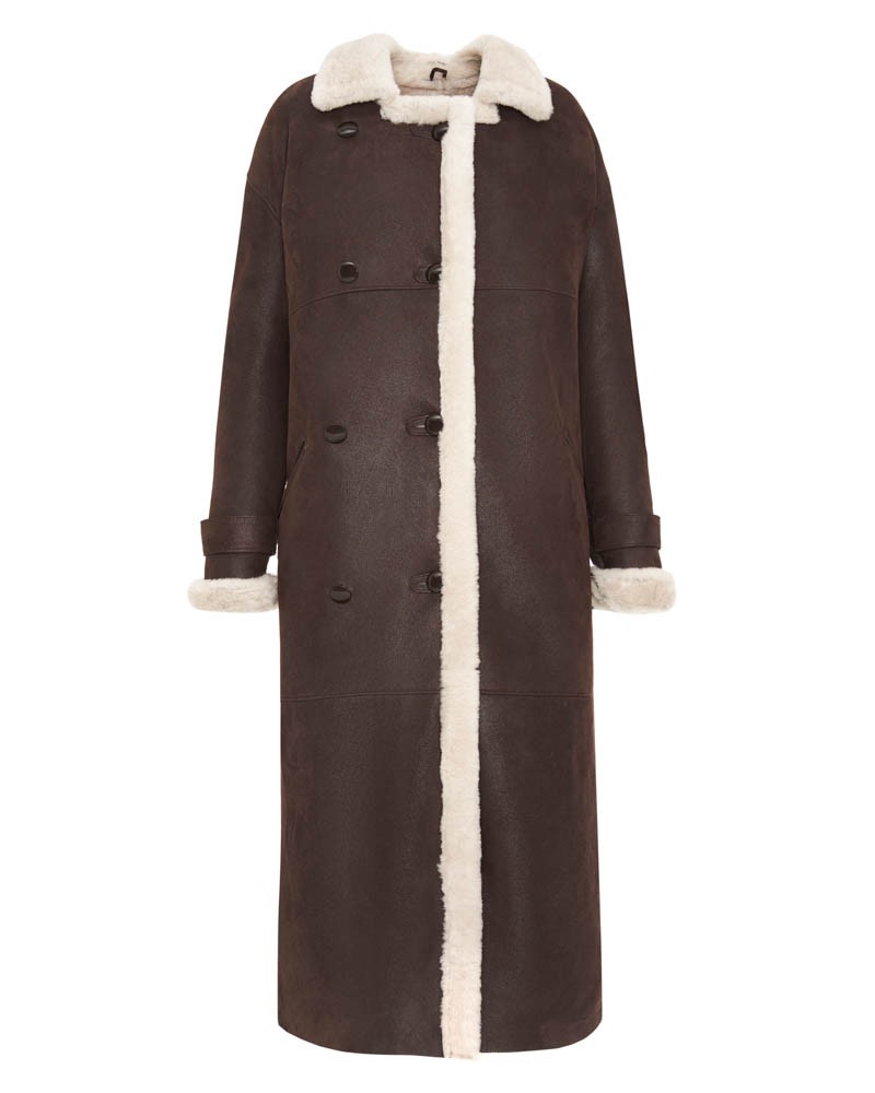 Kożuch damski w ciemnobrązowym kolorze z futrzanym kołnierzem i podszewką, zapinany na guziki