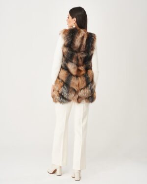 Kamizelka futrzana w odcieniach brązu, z długim włosem i luźnym krojem, idealne na zimowe stylizacje