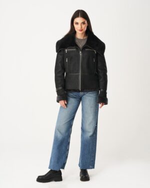 Kożuch damski z futrzanym kołnierzem i zapięciem na zamek, idealna na zimowe dni