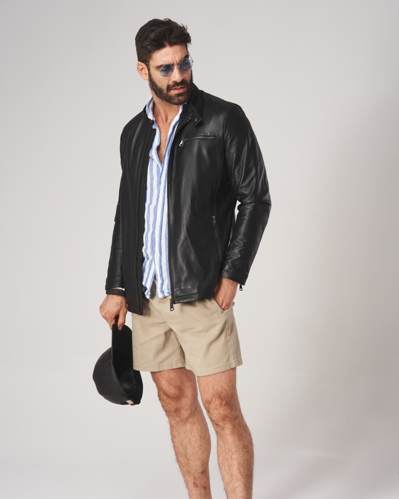 kurtka skórzana męska w kolorze czarnym z zamkiem i kołnierzem, idealna na chłodniejsze dni