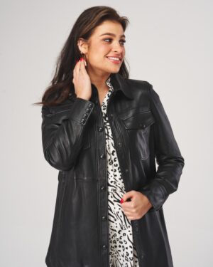 Płaszcz skórzany damski z kieszeniami i guzikami, idealna na zimowe dni