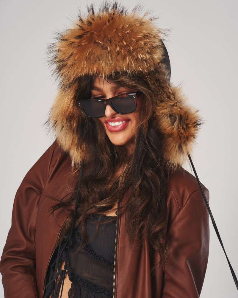 Czapka futrzana multikolorowa z dłuższym włosiem i dopasowaną linią brzegową