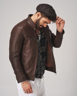 Brązowy kaszkiet skórzany z miękkiej skóry z lekko zakrzywionym daszkiem