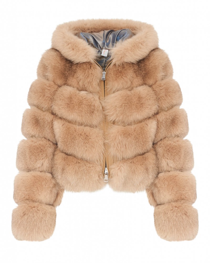 Futro naturalne w jasnym odcieniu beżu z kapturem i eleganckim zapięciem na zamek