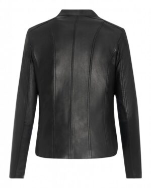 kurtka skórzana damska w kolorze czarnym z dopasowanym krojem i pionowymi przeszyciami na plecach
