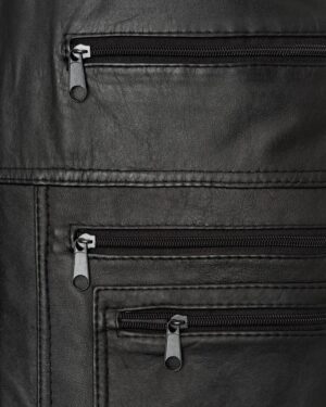 czarna kamizelka skórzana męska z trzema zamkami błyskawicznymi i prostym krojem