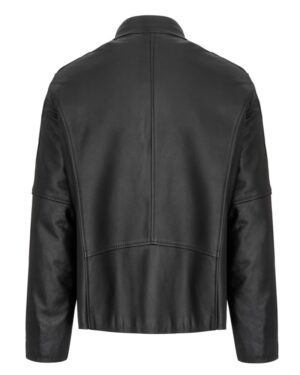Czarna kurtka skórzana męska z prostym krojem i minimalistycznym wykończeniem na plecach